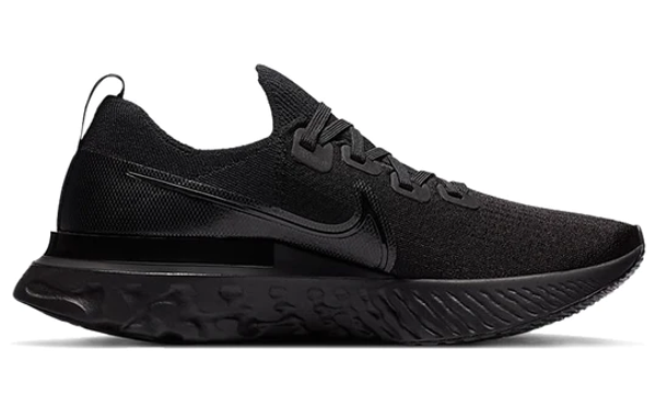 Nike REACT INFINITY 011