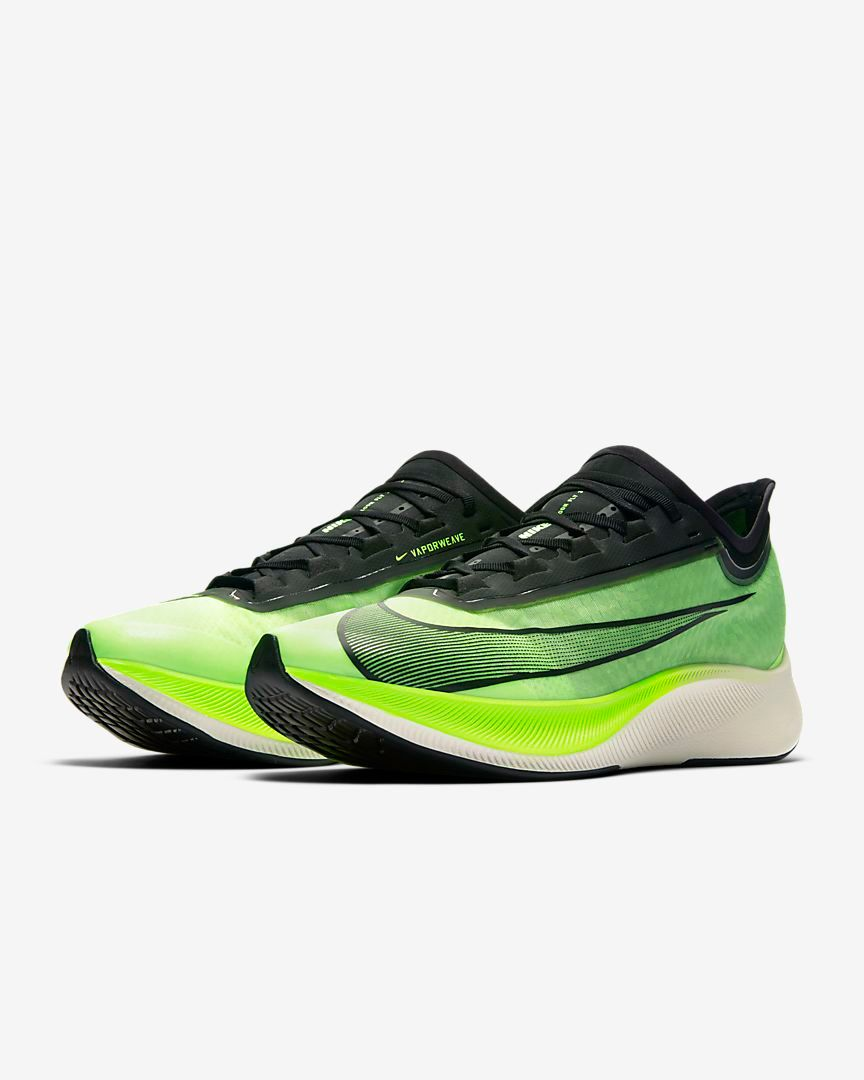 NIKE Men s Zoom Fly 3 300