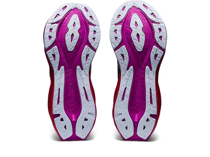 Asics WOMEN'S NOVABLAST 3 002