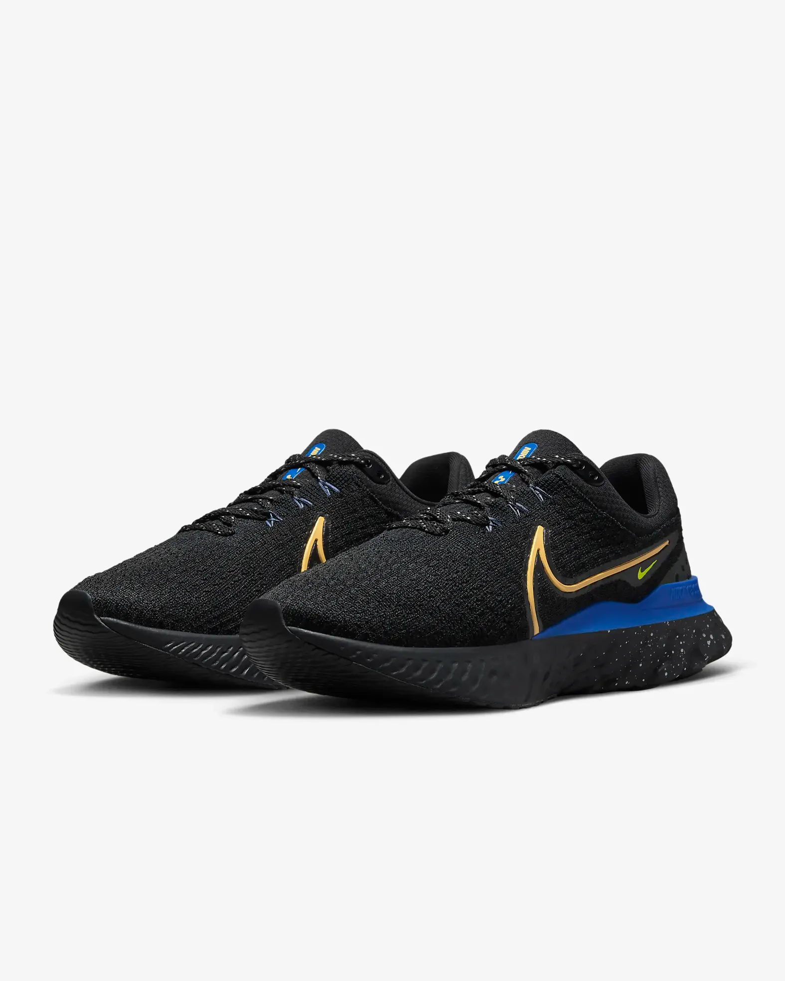 NIKE Men s Infinity Run Flyknit 3 001