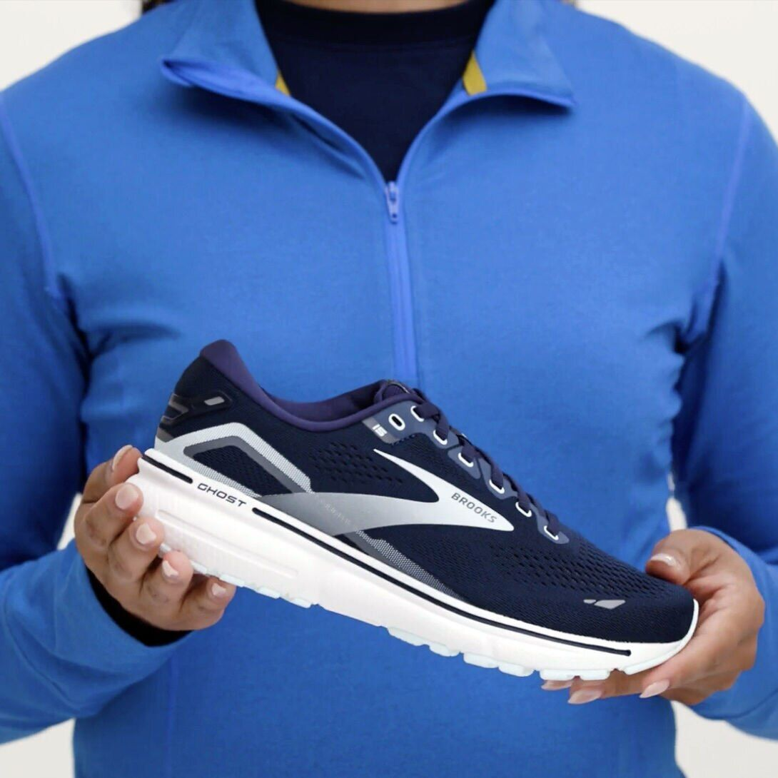 Brooks Ghost 12 Hardloopschoenen Zwart/Roze Dames koop je bij